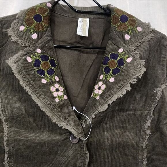 Sandrea Corduroy Embroidered Floral Jacket - Picture 9 of 11